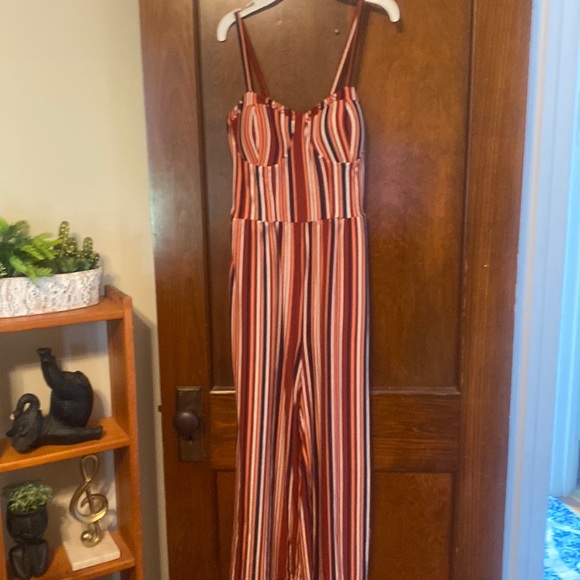 Awesome striped jumpsuit😍😍 - Picture 1 of 9